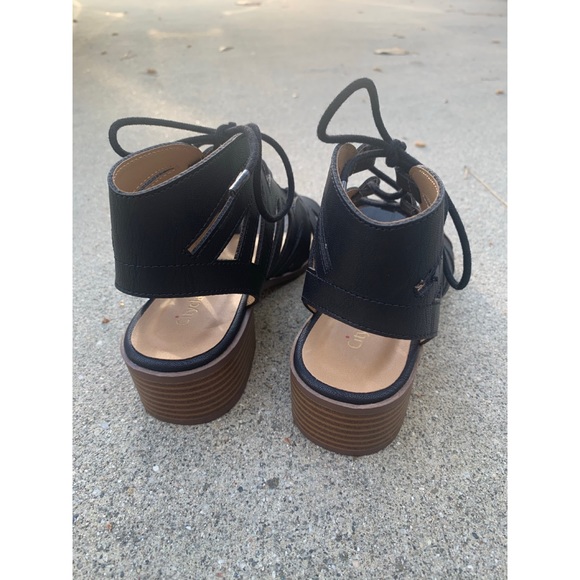 Cityclassified Black Lace Up Low Block Heel Sandal - Picture 3 of 5